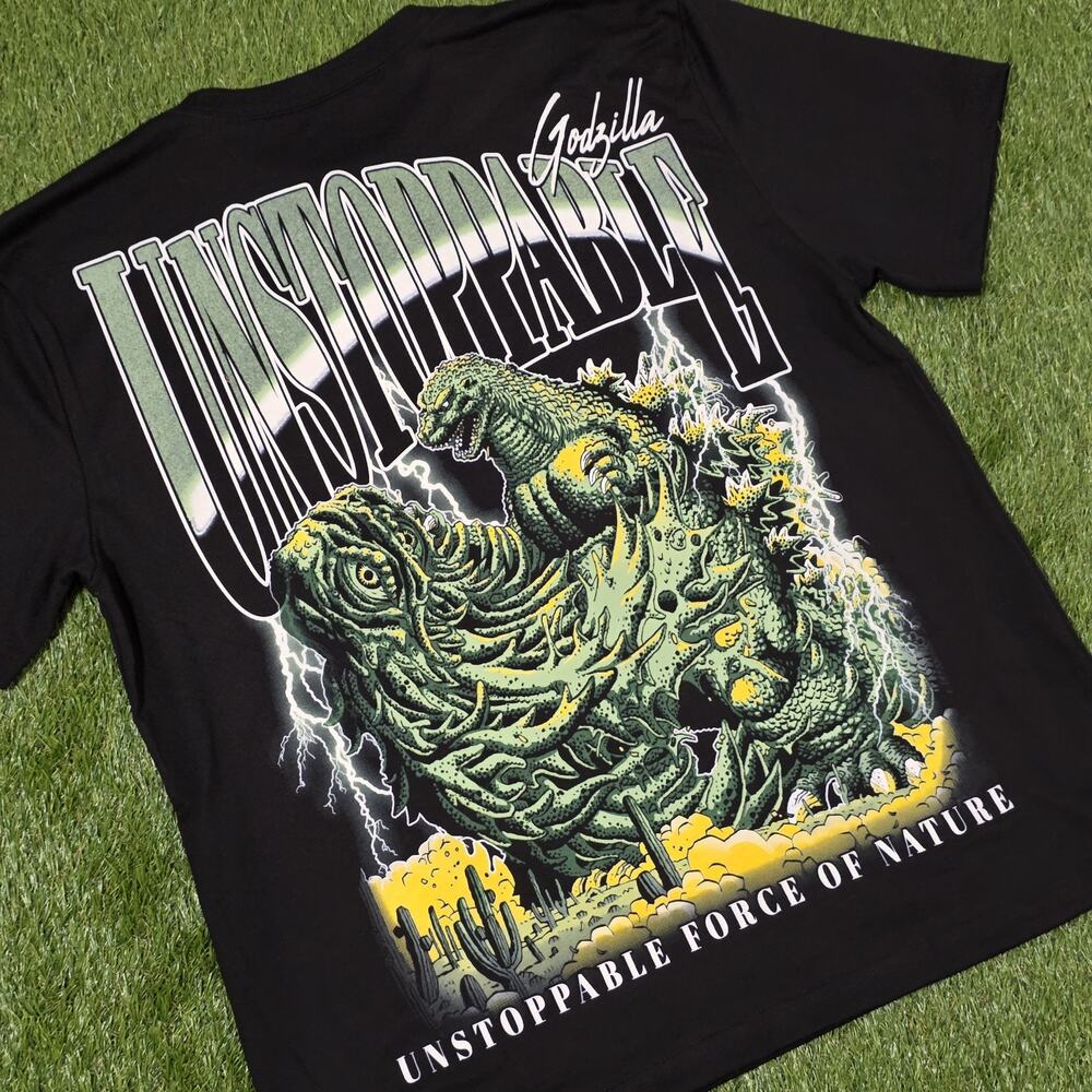 The Unstoppable Godzilla King of Monsters Men's Size M Oversized Tee T-Shirt New